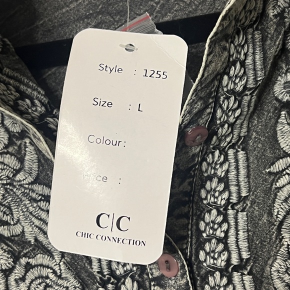 NWT Chic Connection Embroidered Acid wash button up tunic blouse Size L - Picture 7 of 13